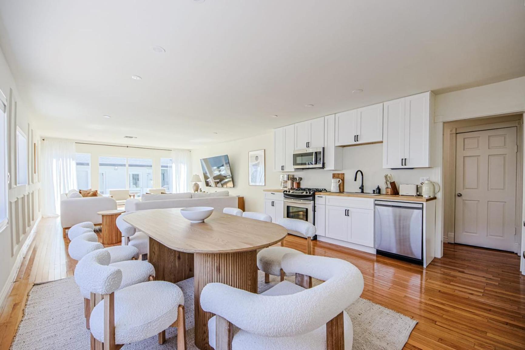 Elegant 6br With Tranquil Outdoor Oasis Holiday home *