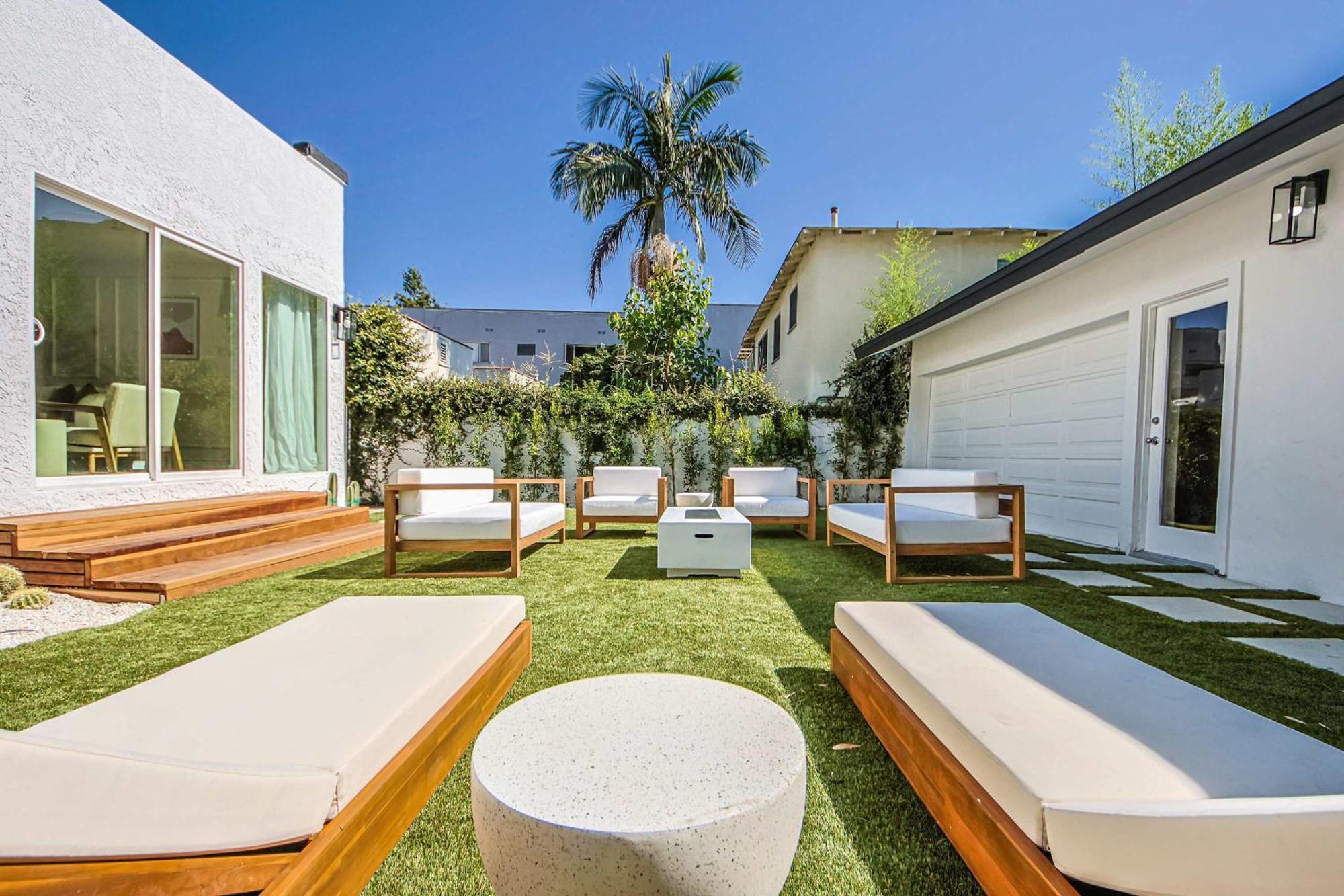 Holiday home Elegant 6br With Tranquil Outdoor Oasis Los Angeles